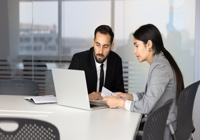 Illustration article : Conjoint collaborateur : anticipez la fin du statut