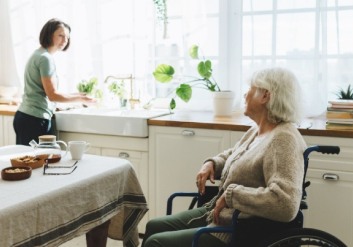 Illustration de l'article : Aide à domicile : l’âge d’accès à l’avantage social est réhaussé