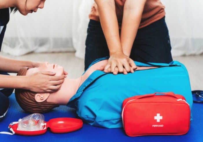 Illustration de l'article : Premiers secours : un cadre pour l’apprentissage