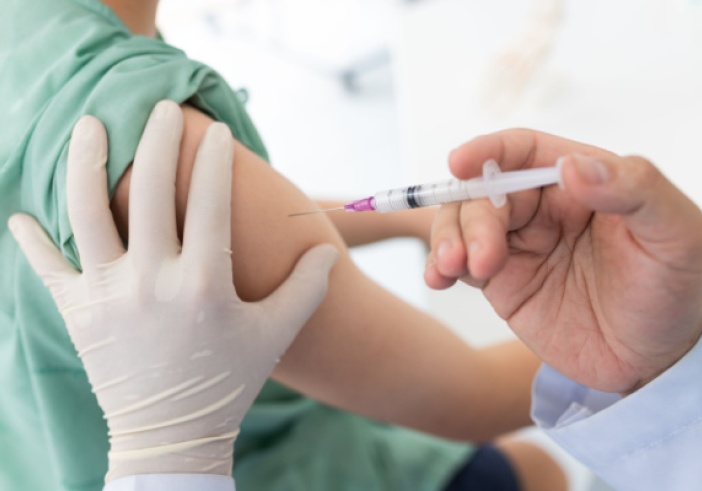 Illustration de l'article : Vaccination par des sages-femmes, des infirmiers ou des pharmaciens : de nouvelles précisions !