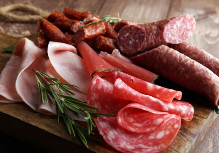 Illustration de l'article : Secteur agroalimentaire : vers une réduction des nitrites dans les aliments ?
