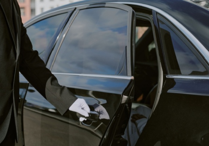 Illustration article : Mise à disposition de véhicules avec chauffeur : TVA à taux réduit ?