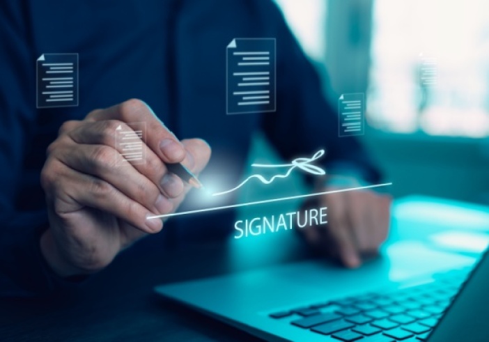 Illustration de l'article : Contrats de services financiers conclus à distance : comment protéger le consommateur ?