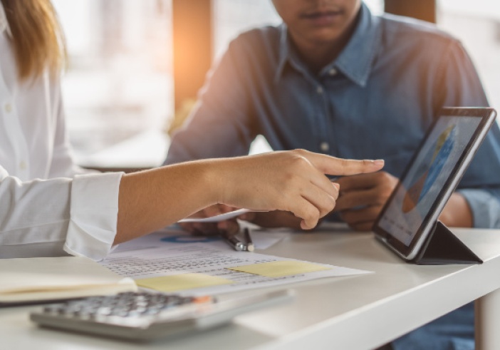 Illustration article : AMF : qu’est-ce que le « conseil en investissement financier » ?