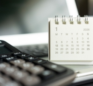 Illustration article : Impôts et taxes pour le commerce, la distribution, l’hôtellerie et la restauration : ce qui va changer en 2026