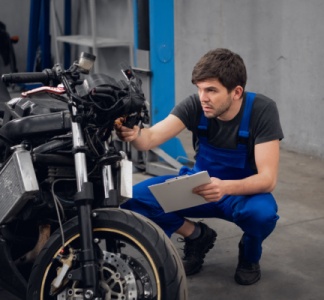 Illustration article : Contrôle technique des motos : ça s’accélère ?