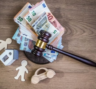 Illustration article : Succession : les donations du parent renonçant comptent-elles ?