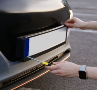 Illustration article : Immatriculation provisoire des véhicules : des plaques identifiables !