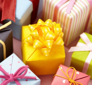 Illustration article : Donation, présent d’usage : quelle différence ?