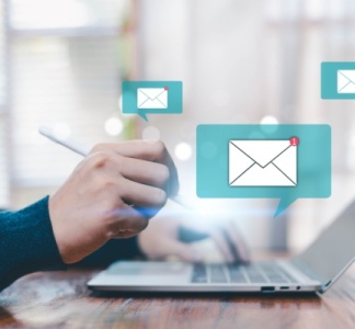 Illustration article : Transfert de mails sensibles : faute grave ?