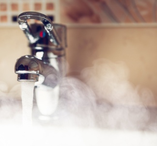 Illustration article : Eau chaude en entreprise : c’est la fin ?
