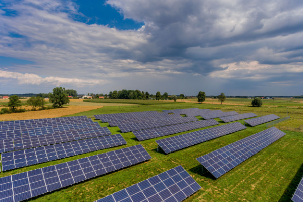 Illustration de l'actualité Agriculture : un début de simplification pour l’énergie photovoltaïque ?