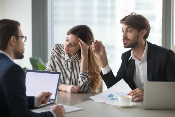 Illustration de l'actualité C’est l’histoire de 2 associés minoritaires en conflit avec l’associé « majoritaire »…